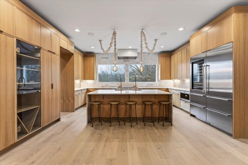 1115 Wilson Pike, Brentwood, TN, 37027-6736 | Card Image