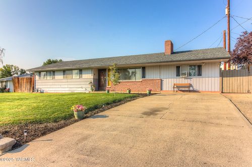 1407 Kagley Way, Zillah, WA, 98953-9412 | Card Image