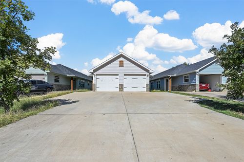 607-607 E Carter St, Sherman, TX, 75090-4918 | Card Image