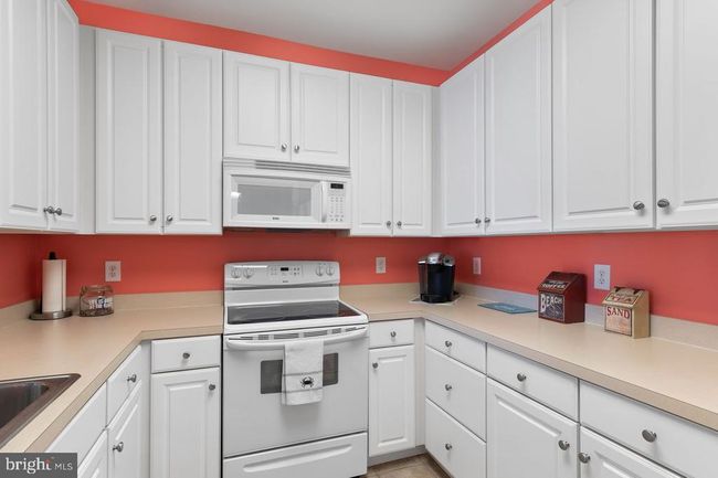 UNIT-1301 - 30619 Cedar Neck Rd, Condo with 3 bedrooms, 2 bathrooms and null parking in OCEAN VIEW DE | Image 15