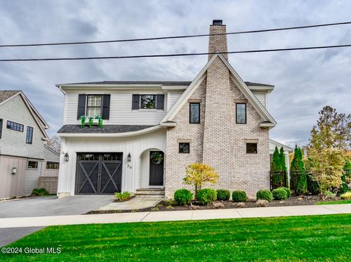 34 Hyde St, Saratoga Springs, NY, 12866-3806 | Card Image