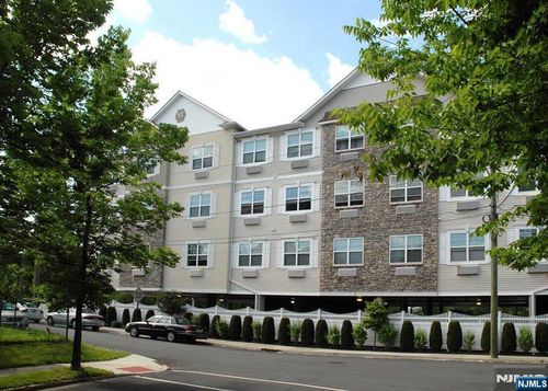 1 Parkway, Wallington, NJ, 07057-1049 | Card Image