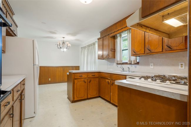 441 S 127 Th East Ave, House other with 3 bedrooms, 2 bathrooms and null parking in Tulsa OK | Image 9
