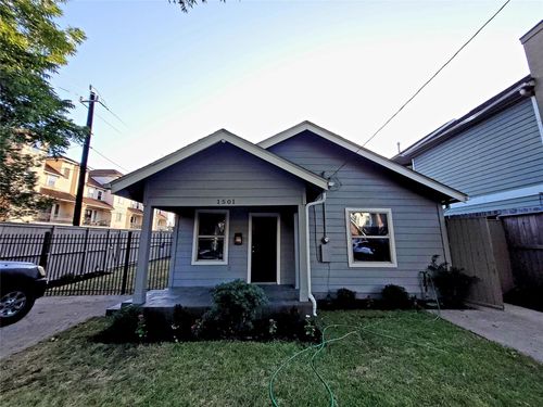 1501 Asbury St, Houston, TX, 77007-3112 | Card Image