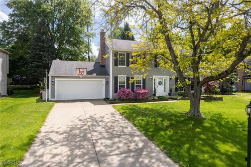 14185 Hastings Ct, Strongsville, OH, 44136-8120 | Card Image