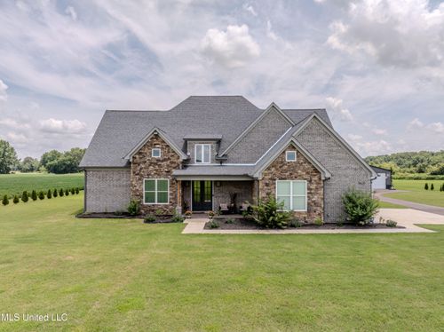 5626 Robertson Gin Rd, Hernando, MS, 38632-9092 | Card Image