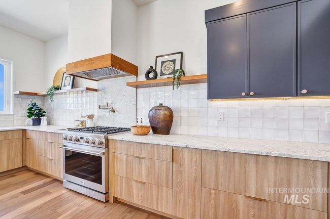 2282 E 4400 N, House other with 4 bedrooms, 4 bathrooms and 3 parking in Filer ID | Image 16