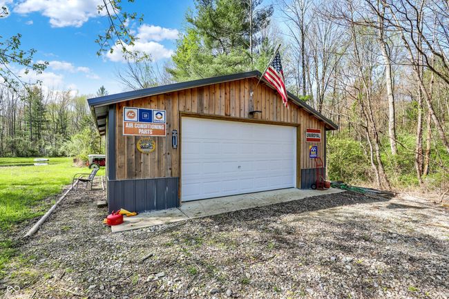 Detached garage with concrete pad & electricity | Image 6