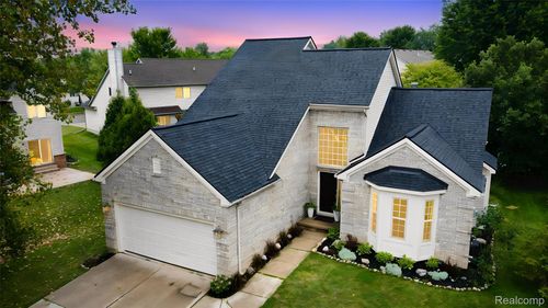 766 Pembroke Dr, Saline, MI, 48176-1392 | Card Image