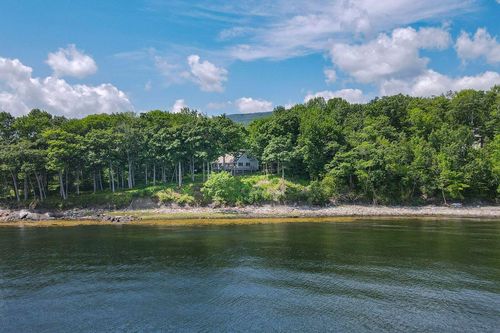 555 Belfast Road, Camden, ME, 04843 | Card Image