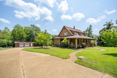 70 Marie Ln, Savannah, TN, 38372-5679 | Card Image