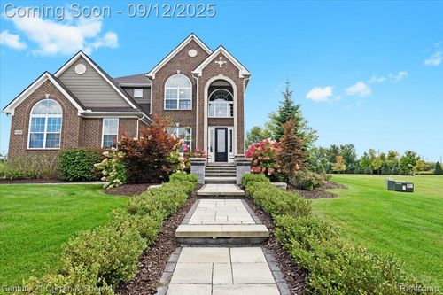 51693 Turnburry Dr, South Lyon, MI, 48178-7093 | Card Image