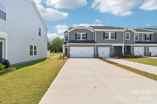 8016 Hidden Springs Trl, Charlotte, NC, 28216 | Card Image
