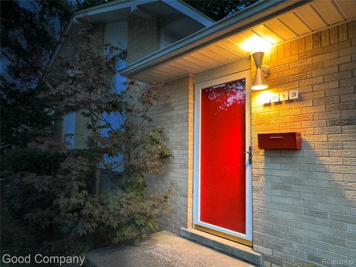 1013 Lawndale Dr, Royal Oak, MI, 48067-1142 | Card Image