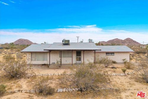 8686 Uphill Rd, Joshua Tree, CA, 92252-5050 | Card Image
