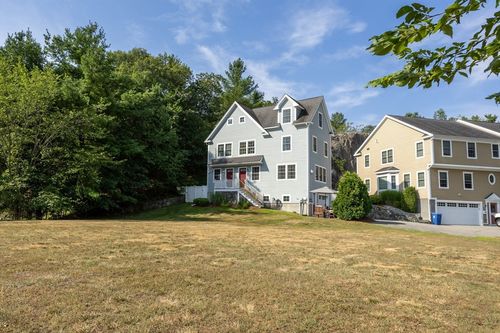 a-2 Gates Ln, Wakefield, MA, 01880-3994 | Card Image