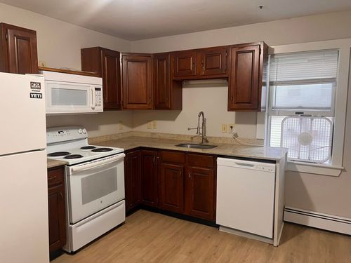 apt-c-39 Saint Thomas St, Dover, NH, 03820-3757 | Card Image