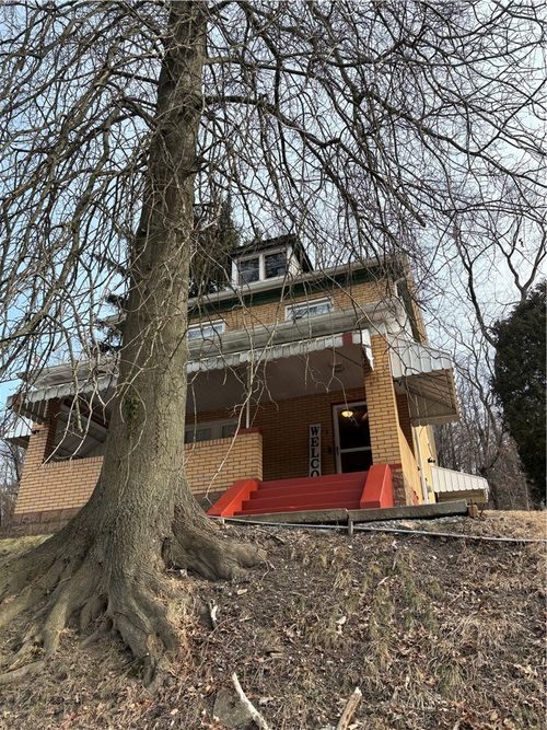 474 Hochberg Rd, Penn Hills, PA, 15235-1564 | Card Image