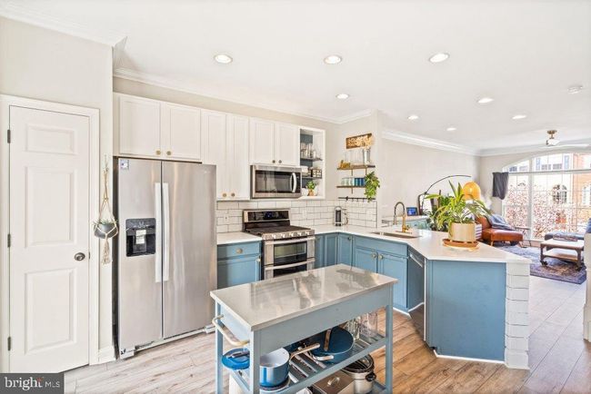 10136 Pale Rose Loop, Townhouse with 3 bedrooms, 3 bathrooms and null parking in BRISTOW VA | Image 17