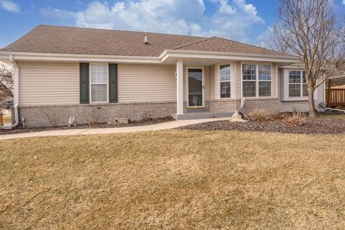 N96W14204 Knollcrest Court, Germantown, WI, 53022 | Card Image