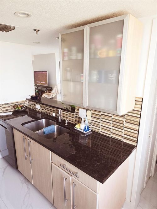 apt-702-1650 Coral Way, Miami, FL, 33145-2880 | Card Image