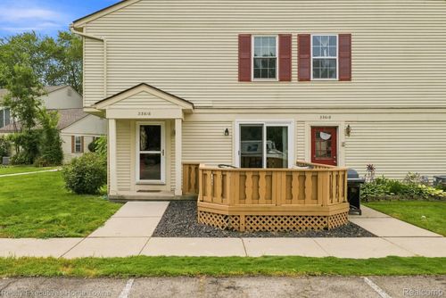 33616 Bayview Dr, Chesterfield, MI, 48047-2087 | Card Image