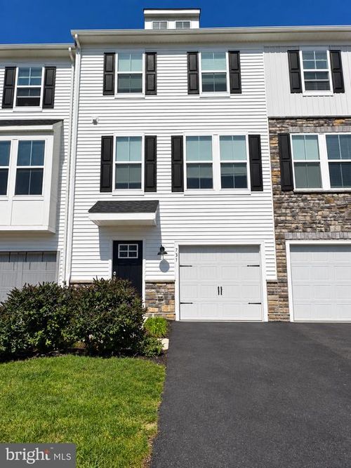 737 Peony Lane, SPRING CITY, PA, 19475 | Card Image