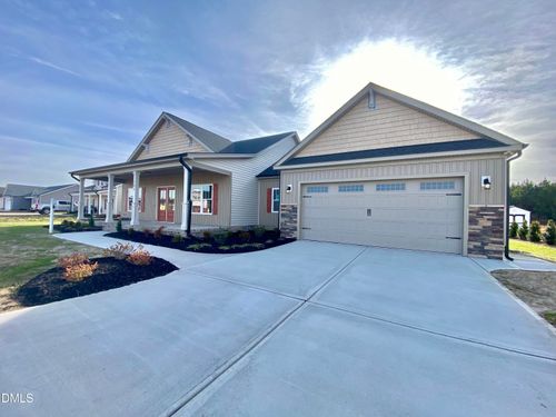 206 Rae Dr, Pikeville, NC, 27863-4703 | Card Image