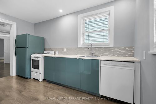 1-122 Centre St, St. Thomas, ON, N5R2Z9 | Card Image