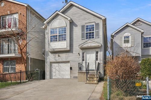 51 Demarest St, Newark, NJ, 07112-1669 | Card Image