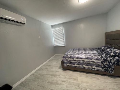 b-2485 Highland Acres Dr, Clearwater, FL, 33761-1520 | Card Image