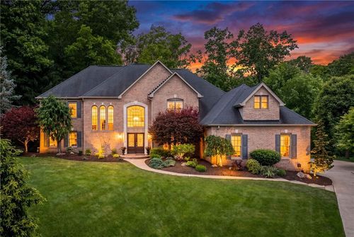 106 Briarwood Dr, Canonsburg, PA, 15317-3662 | Card Image