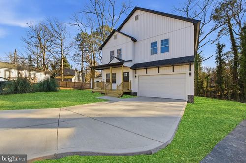 12104 Mathenay Dr, Chester, VA, 23831-4935 | Card Image