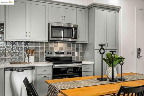 402-501 Somi Ct, Hayward, CA, 94544 | Card Image