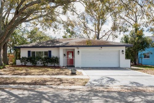 8702 Seeley Ln, HUDSON, FL, 34667-6903 | Card Image