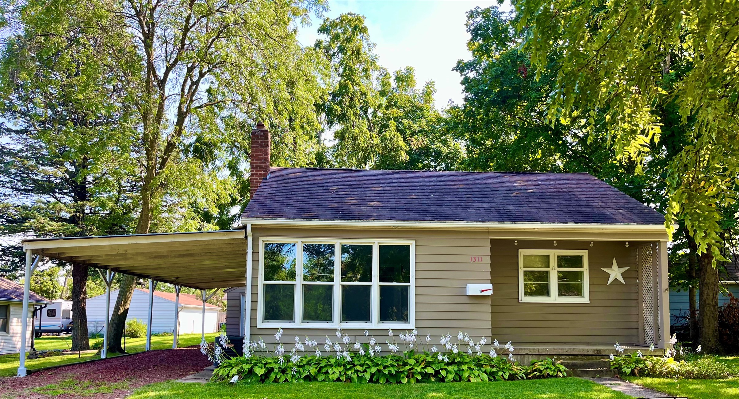 Locust St, Adel, IA 50003