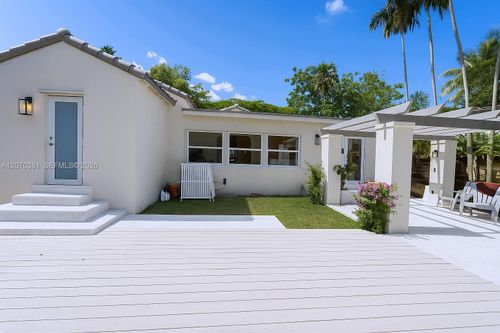 775 Ne 76th St, Miami, FL, 33138-5272 | Card Image