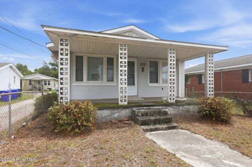 408 Pollock St, Beaufort, NC, 28516-1930 | Card Image