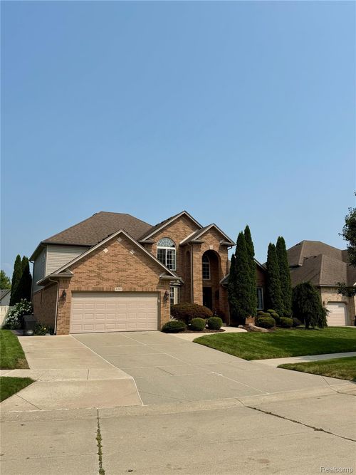 31505 Daisy Ct, Rockwood, MI, 48173-8776 | Card Image
