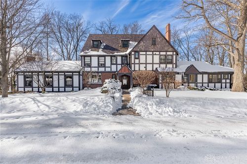 31 Walnut Ln, Oakwood, OH, 45419-2933 | Card Image