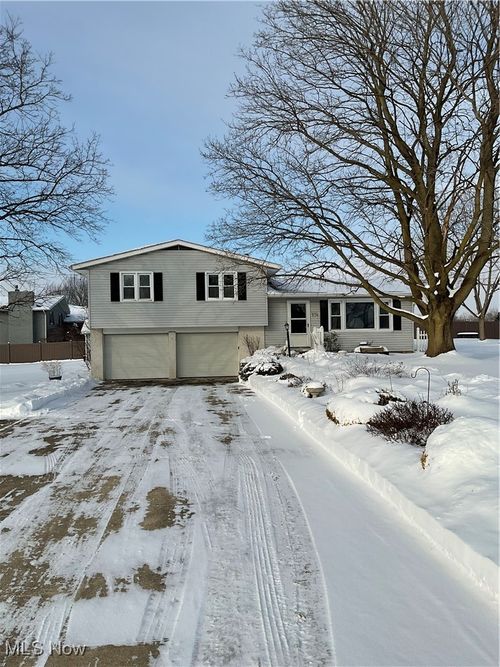 104 Wayne Ave, Creston, OH, 44217-9703 | Card Image