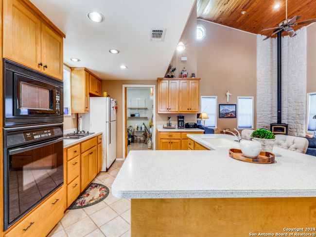 6300 Hickory Forrest Dr, House other with 2 bedrooms, 4 bathrooms and null parking in Seguin TX | Image 6