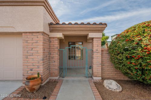 2041 W Amblemorn Dr, Green Valley, AZ, 85622-5851 | Card Image
