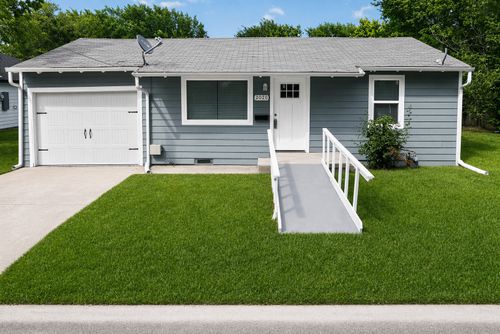 2020 Laura St, Caddo Mills, TX, 75135-7503 | Card Image