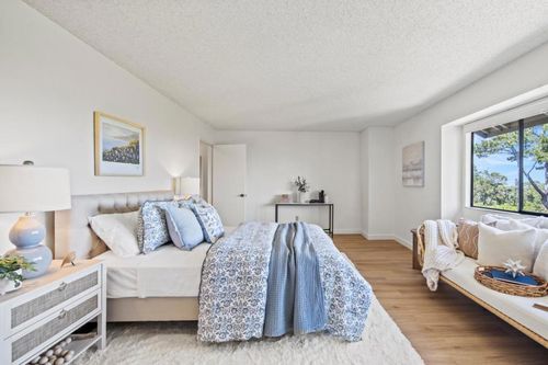 apt-22-70 Forest Ridge Rd, Monterey, CA, 93940-4127 | Card Image