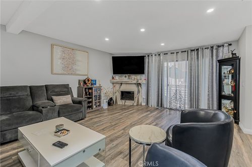 5-10009 Topanga Canyon Boulevard, Chatsworth, CA, 91311 | Card Image