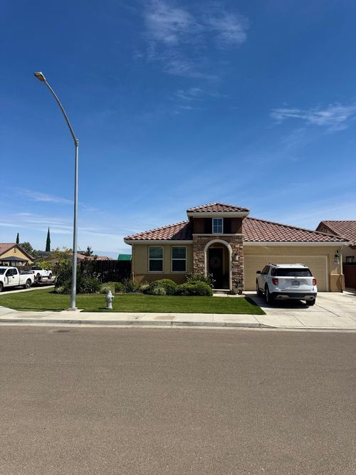 636 Pinelli Dr, Los Banos, CA, 93635-3984 | Card Image