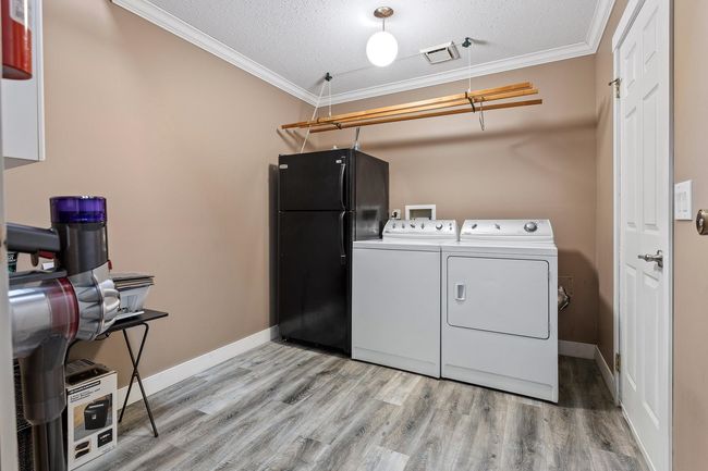 Separate the laundry area | Image 24