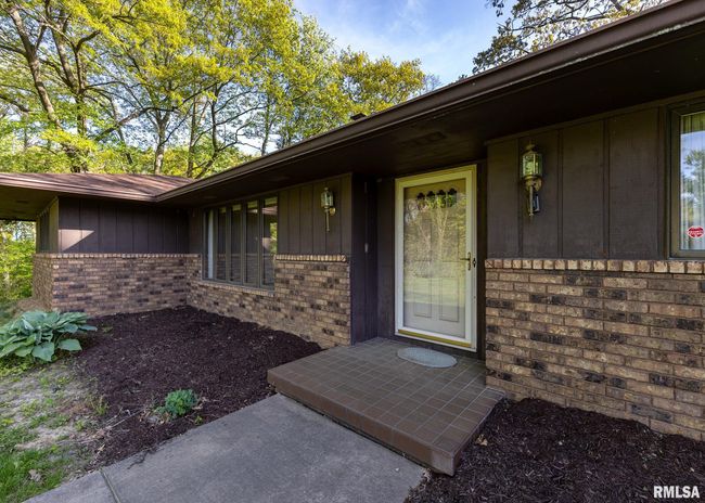 9721 234 Th St N, House other with 3 bedrooms, 2 bathrooms and null parking in Port Byron IL | Image 4