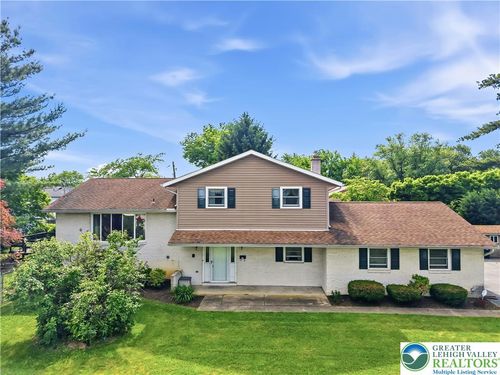 800 Maryland St, Whitehall, PA, 18052-6522 | Card Image